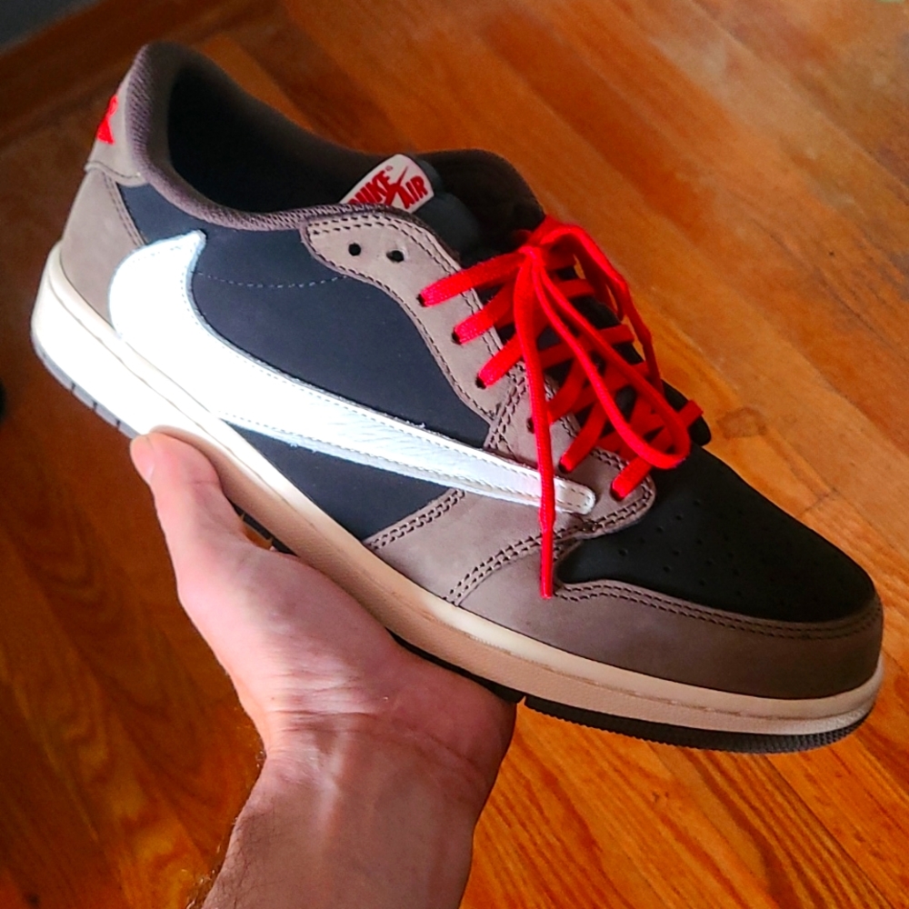 Travis Scott air jordan 1 mocha og